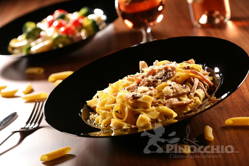 Paste cu sunca si ciuperci